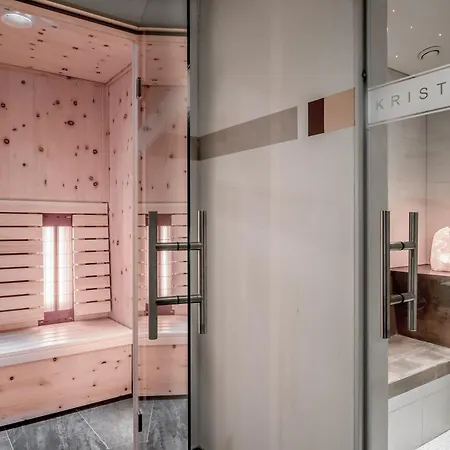 Elisabeth Superior Hotel